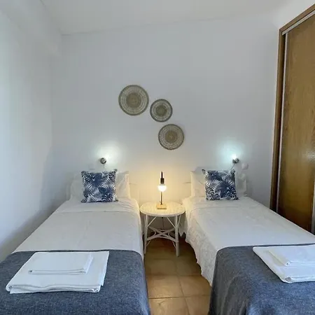 Rio - Jacuzzi & South Facing Pool Hotel Quarteira